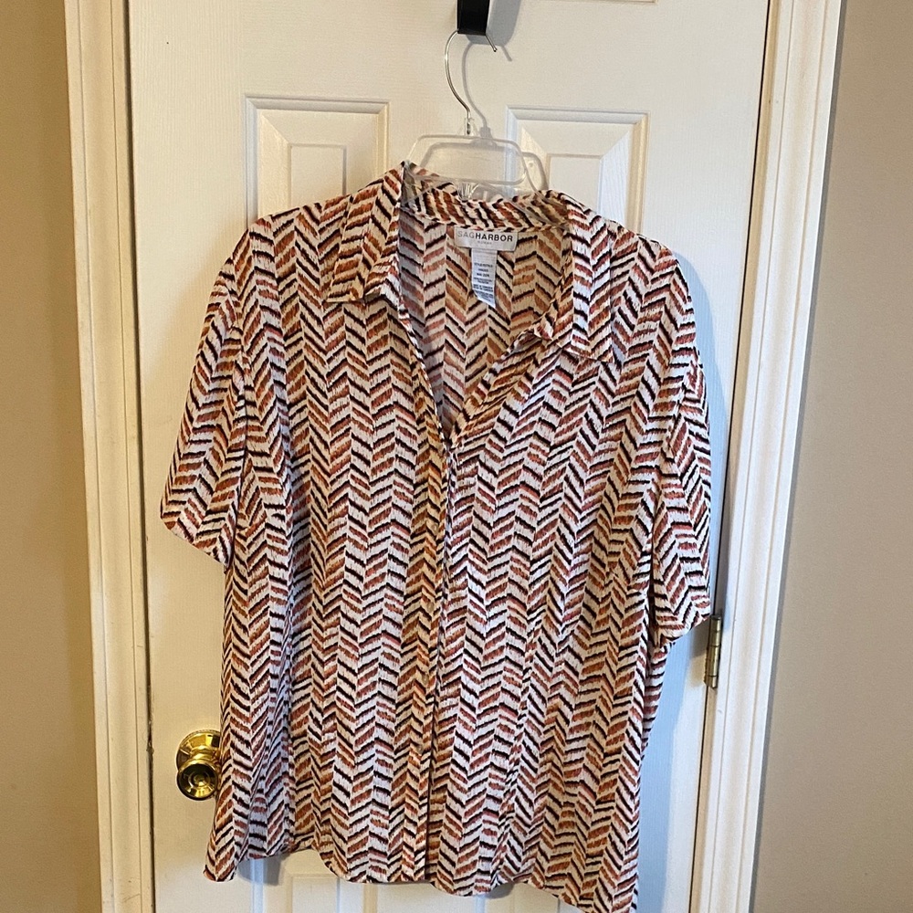 Sag Harbor Chevron Patterned Button Down Shirt - image 1
